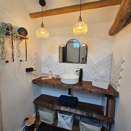 Charmante Maison En Pierre Avec Parking Et Terasse Prázdninový dům *