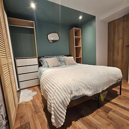 Charmante Maison En Pierre Avec Parking Et Terasse *