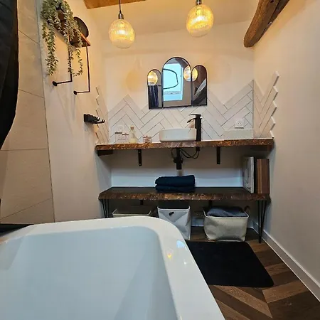 Charmante Maison En Pierre Avec Parking Et Terasse * Casson