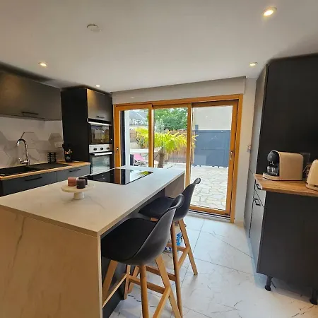 Charmante Maison En Pierre Avec Parking Et Terasse Prázdninový dům