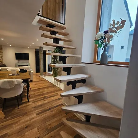 Charmante Maison En Pierre Avec Parking Et Terasse Prázdninový dům *