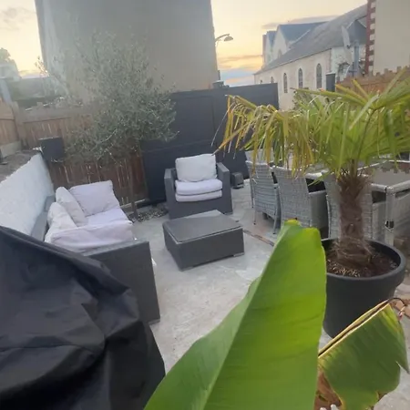 Charmante Maison En Pierre Avec Parking Et Terasse * Casson
